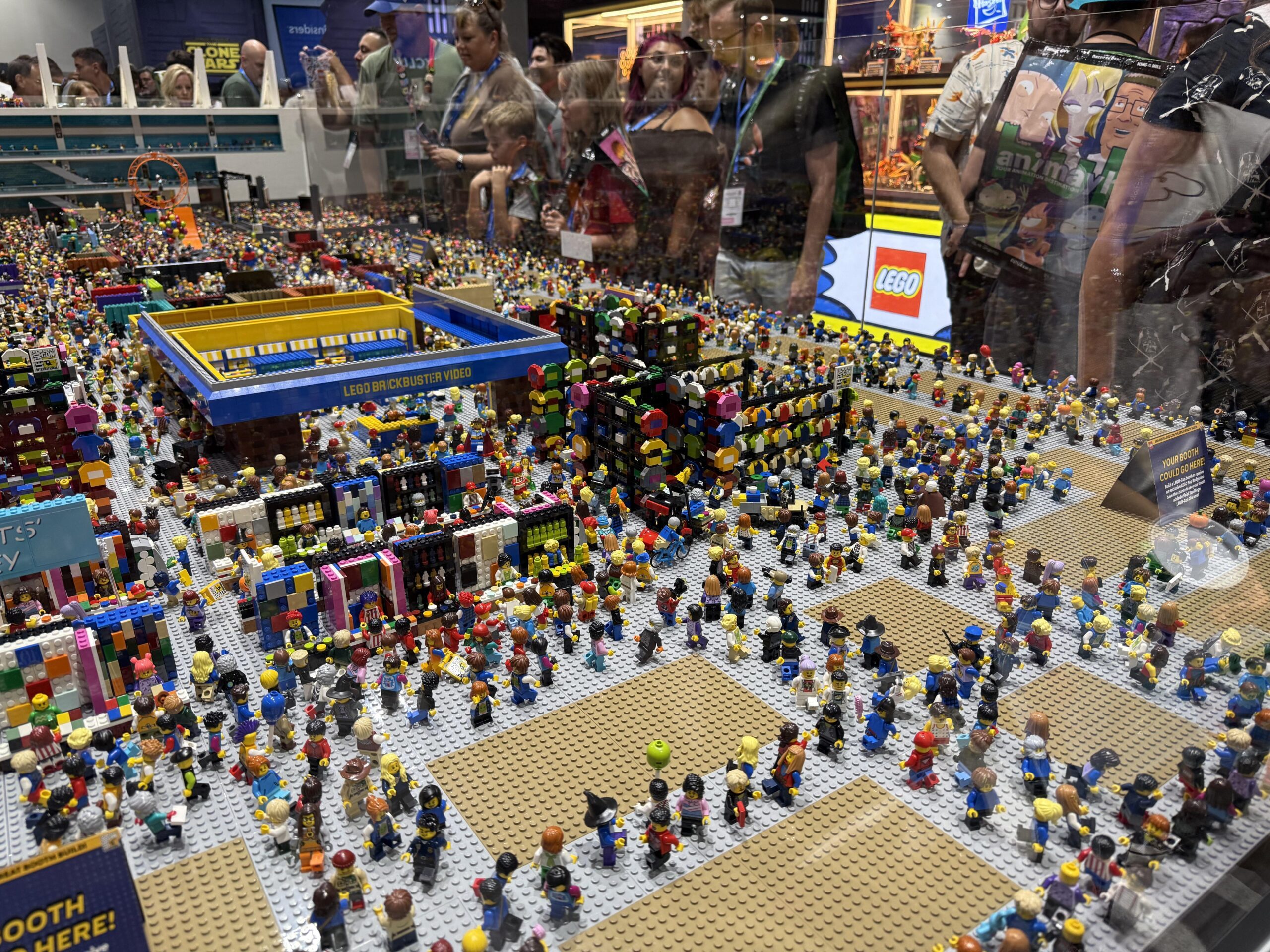 lego-sdcc-2025-v0-t9yi2lp36xef1
